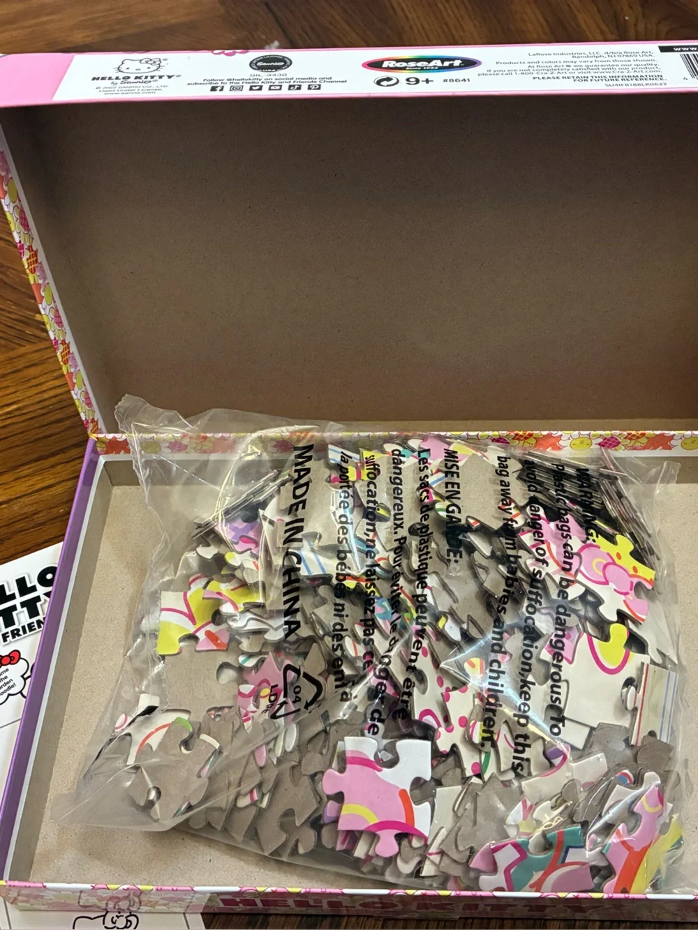 Hello Kitty Pink Floral 300-Piece Puzzle